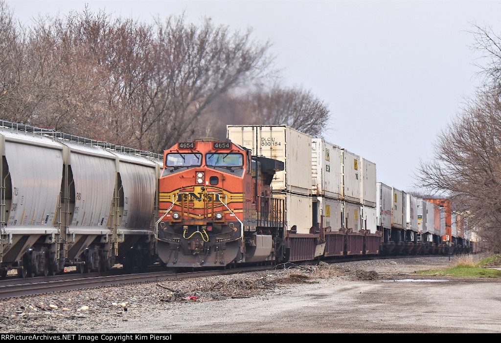 BNSF 4654 Pusher